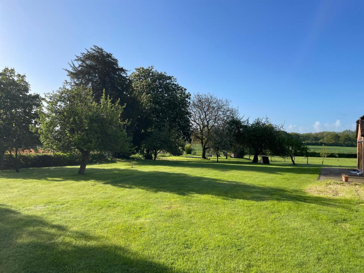 Little Park Farm Queen Anne Farmhouse & Apartments Stratfield Mortimer Exterior photo