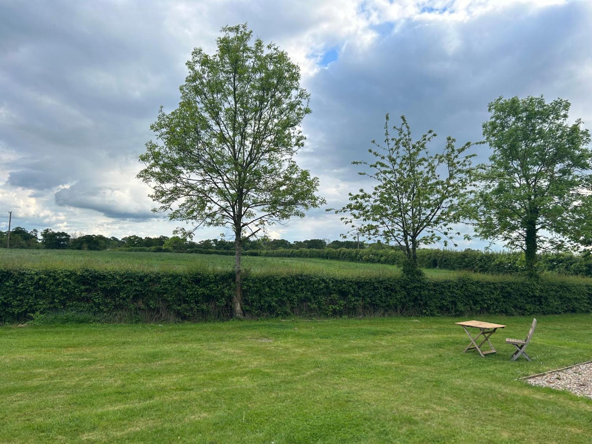 Little Park Farm Queen Anne Farmhouse & Apartments Stratfield Mortimer Exterior photo