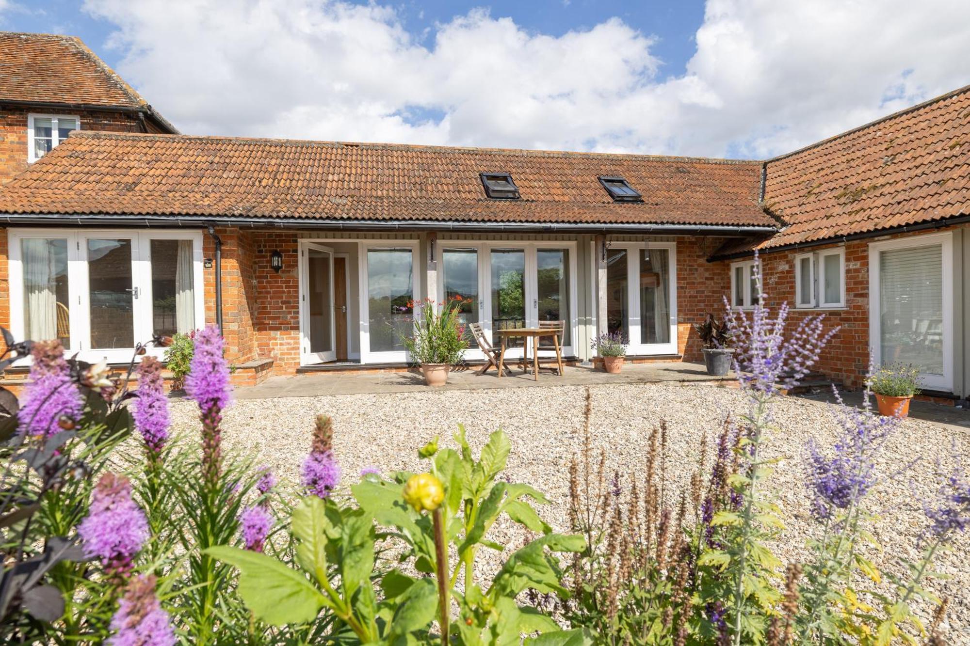 Little Park Farm Queen Anne Farmhouse & Apartments Stratfield Mortimer Exterior photo